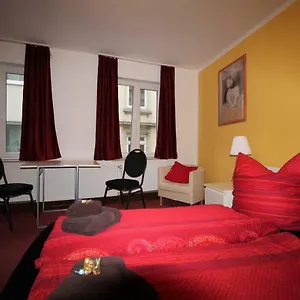 Sleep In St. Pauli Guest house